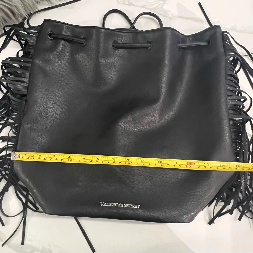 NWOT VICTORIA’S SECRET black boho fringe bag - Picture 10 of 12